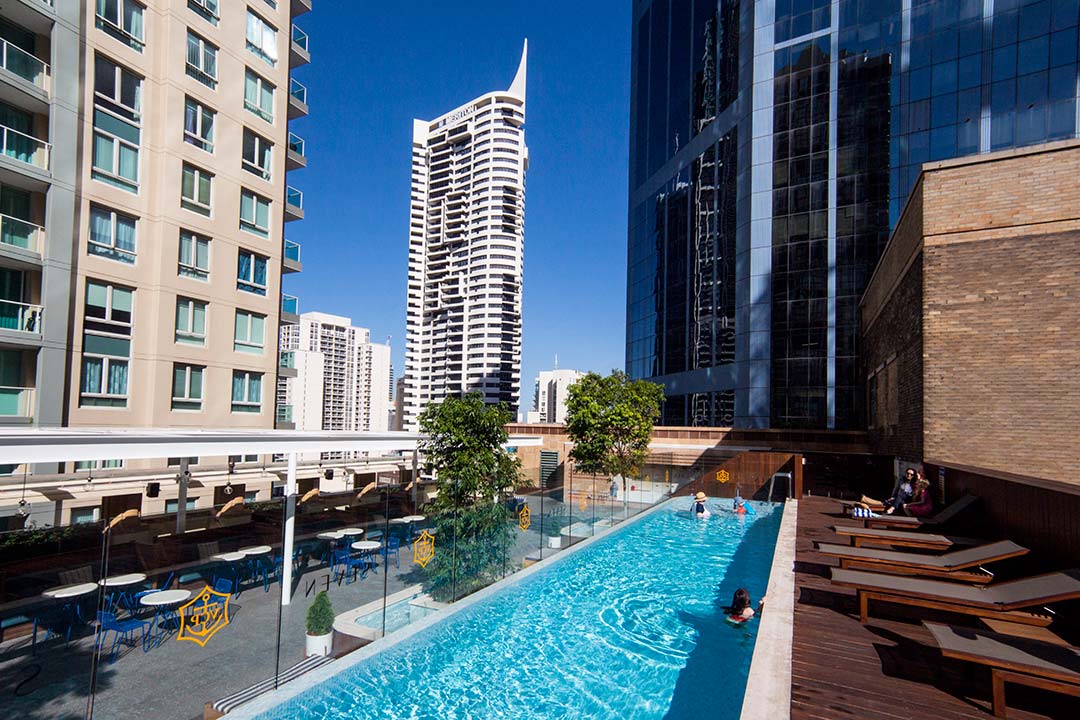 Image of the rooftop swimming pool at the Primus Hotel Sydney